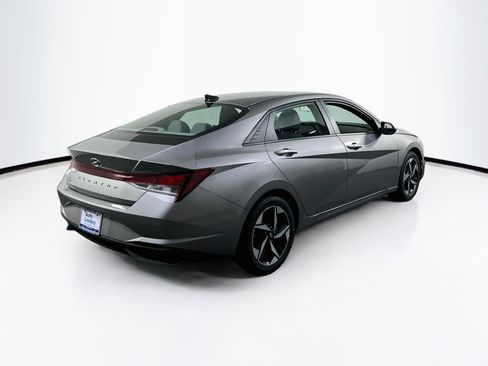 Used 2023 Hyundai Elantra SEL w/ Convenience Package FWD image 5
