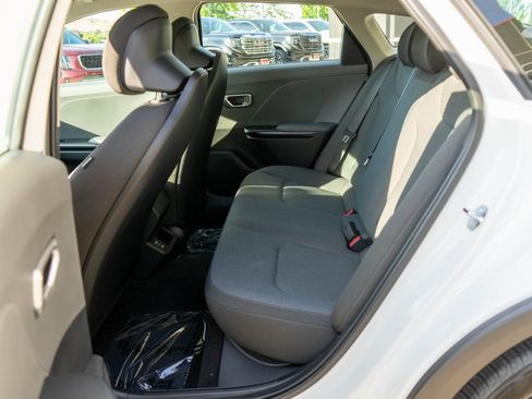 New 2025 Kia K4 LX image 12