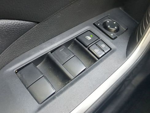 Used 2021 Toyota RAV4 LE image 28