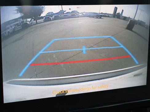 Used 2024 Toyota Corolla SE FWD image 3