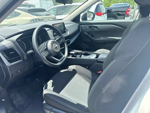 Used 2024 Nissan Rogue S FWD image 3
