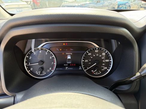 Used 2024 Nissan Titan SV w/ SV Convenience Package image 24