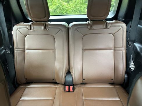 Used 2022 Lincoln Aviator Reserve w/ Equipment Group 201A image 11