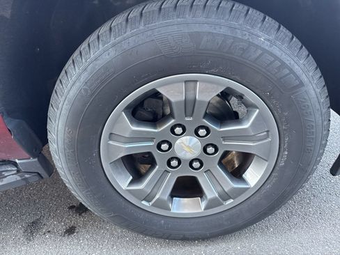 Used 2019 Chevrolet Tahoe LS AWD/4WD image 13