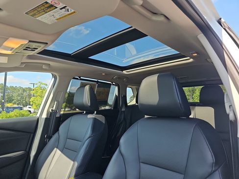 Used 2025 Nissan Rogue SV w/ SV Premium Package FWD image 34