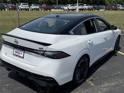 New 2026 Nissan Sentra SR w/ Floor Mat Package FWD image 21