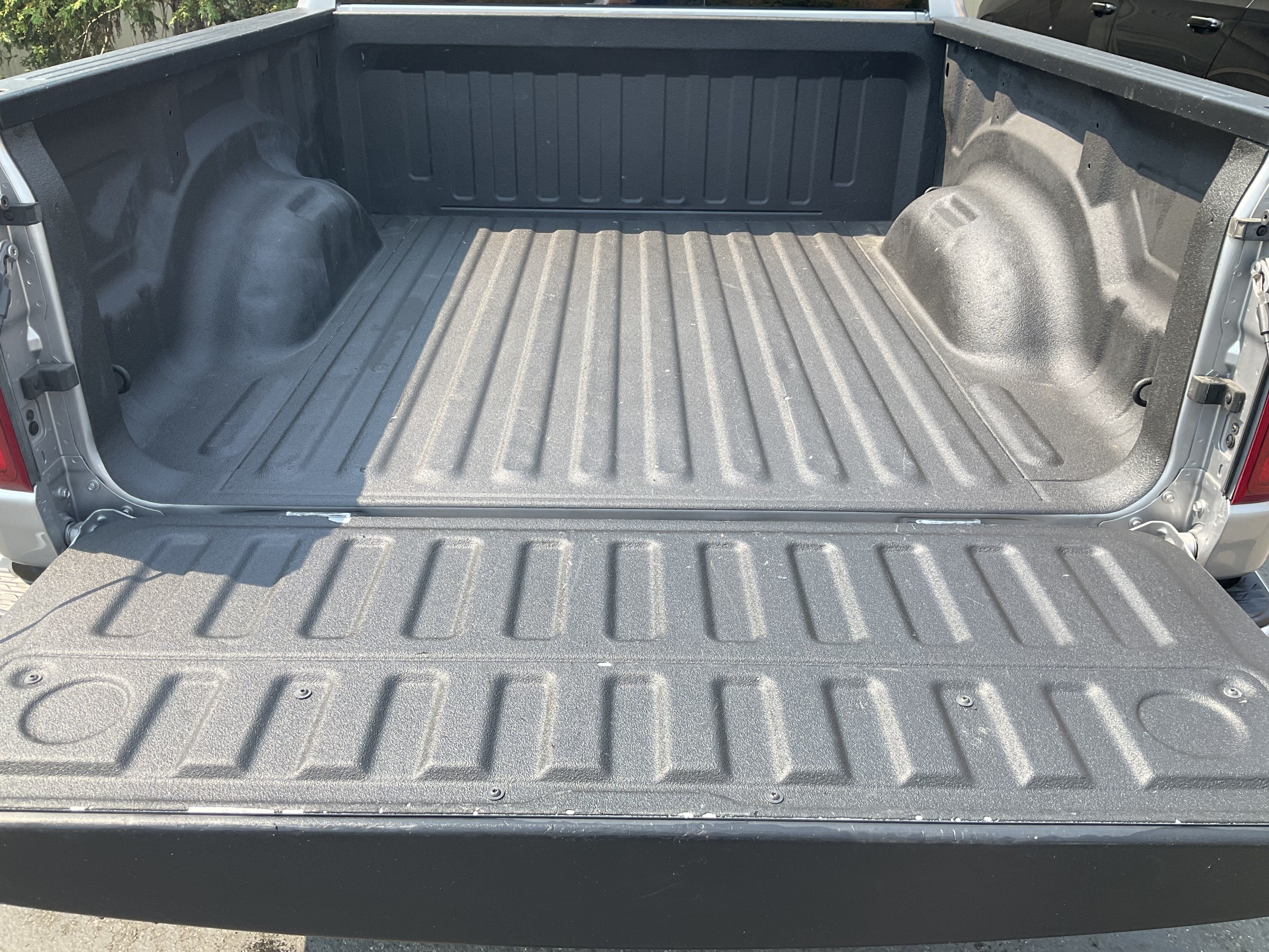 Used 2022 RAM 1500 Limited w/ Body-Colour Bumper Group AWD/4WD image 41