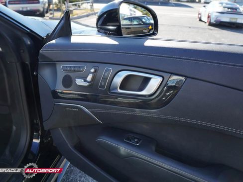 Used 2018 Mercedes-Benz SL 550 image 24