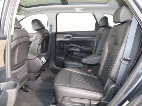 Used 2023 Kia Sorento EX w/ Panoramic Sunroof Package FWD image 49
