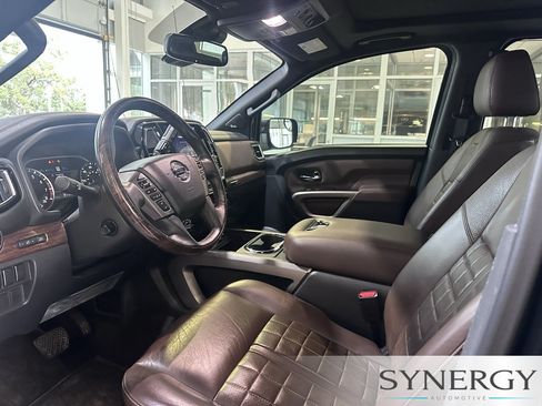 Used 2020 Nissan Titan Platinum Reserve w/ Moonroof Package AWD/4WD image 17