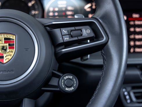 Certified 2022 Porsche 911 Carrera RWD image 33