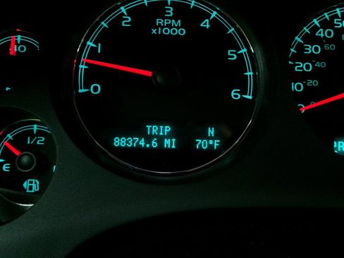 Used 2012 Chevrolet Avalanche LS w/ All-Star Edition AWD/4WD image 37