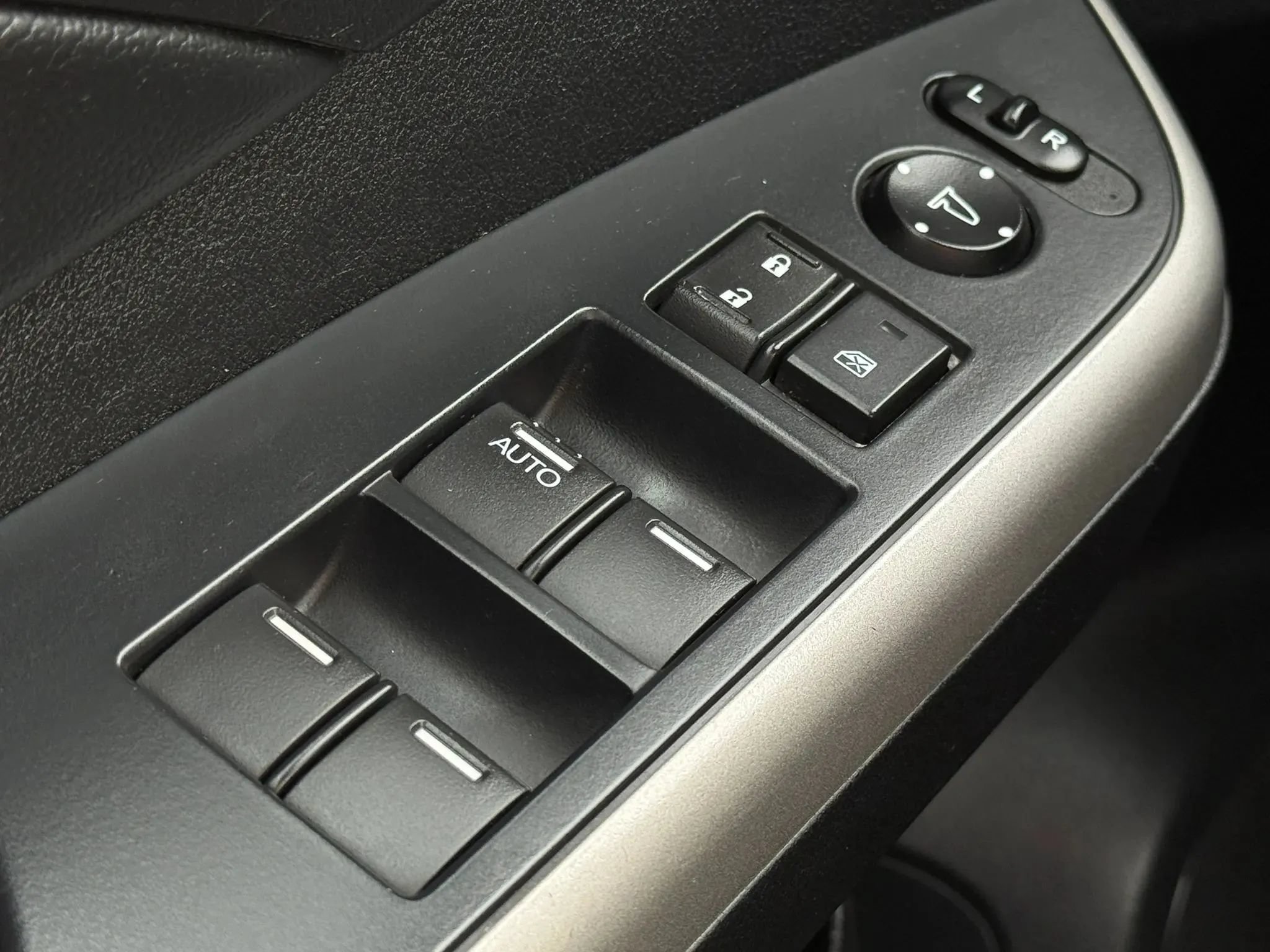 Used 2013 Honda CR-V EX-L image 24