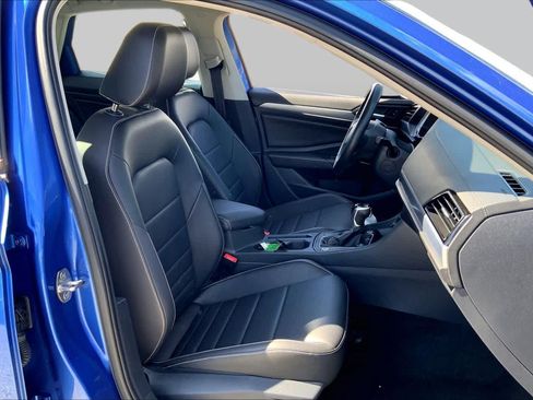 Used 2024 Volkswagen Jetta SE FWD image 9