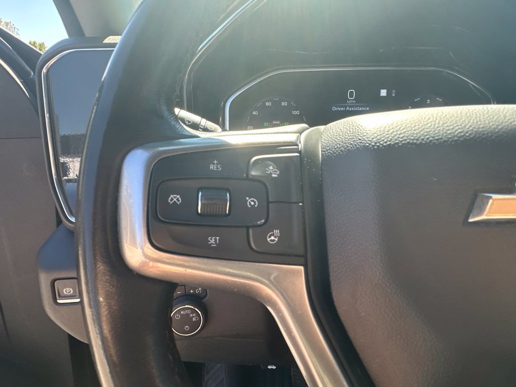 Used 2022 Chevrolet Silverado 1500 LT AWD/4WD image 23