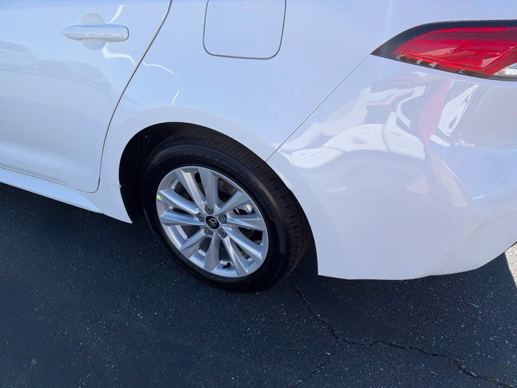 New 2027 Toyota Corolla LE w/ LE Premium Package FWD image 6
