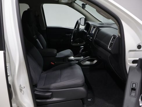 Used 2024 Nissan Frontier SV AWD/4WD image 22
