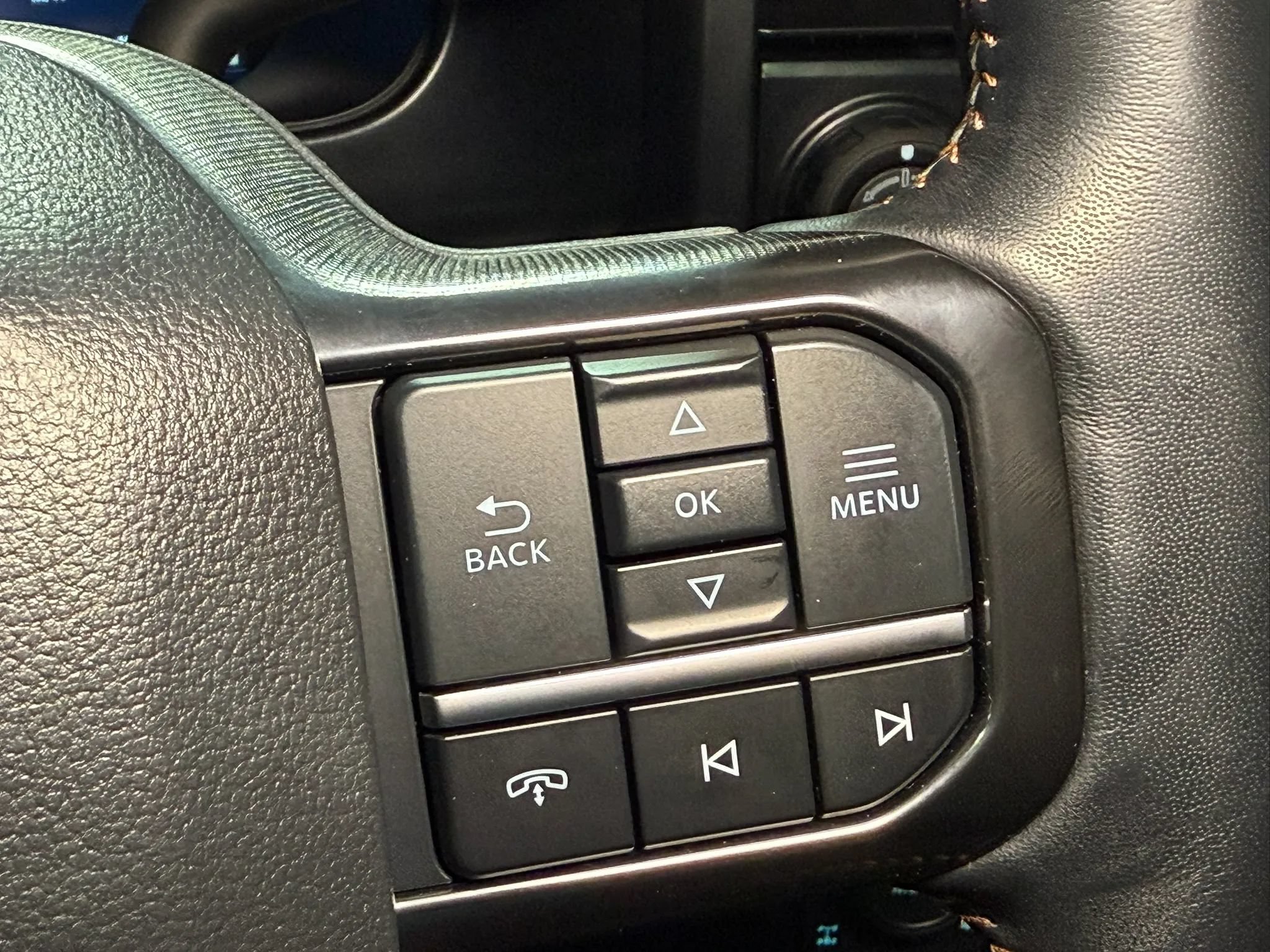 Used 2024 Ford F350 Platinum AWD/4WD image 28