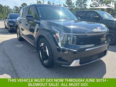 Certified 2024 Kia EV9 Light Long Range RWD image 1