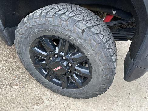 Used 2024 GMC Sierra 3500 AT4 w/ Technology Package AWD/4WD image 37