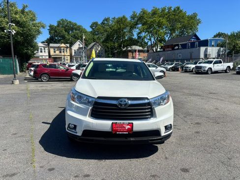 Used 2016 Toyota Highlander Limited w/ Driver Technology Package AWD/4WD image 2