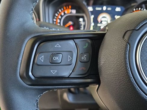Used 2026 Jeep Wrangler Unlimited Rubicon AWD/4WD image 25