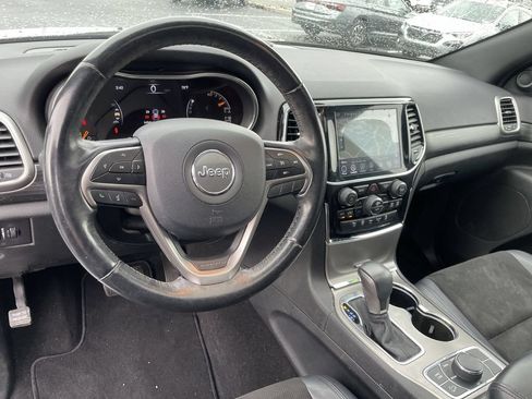 Used 2019 Jeep Grand Cherokee Altitude AWD/4WD image 10