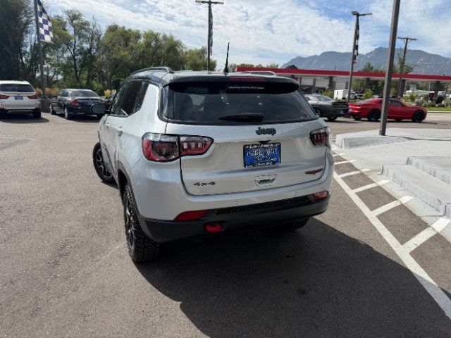 Used 2025 Jeep Compass Trailhawk AWD/4WD image 8