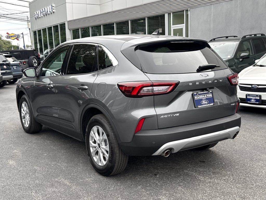 Used 2023 Ford Escape Active w/ Tech Pack #1 AWD/4WD image 6
