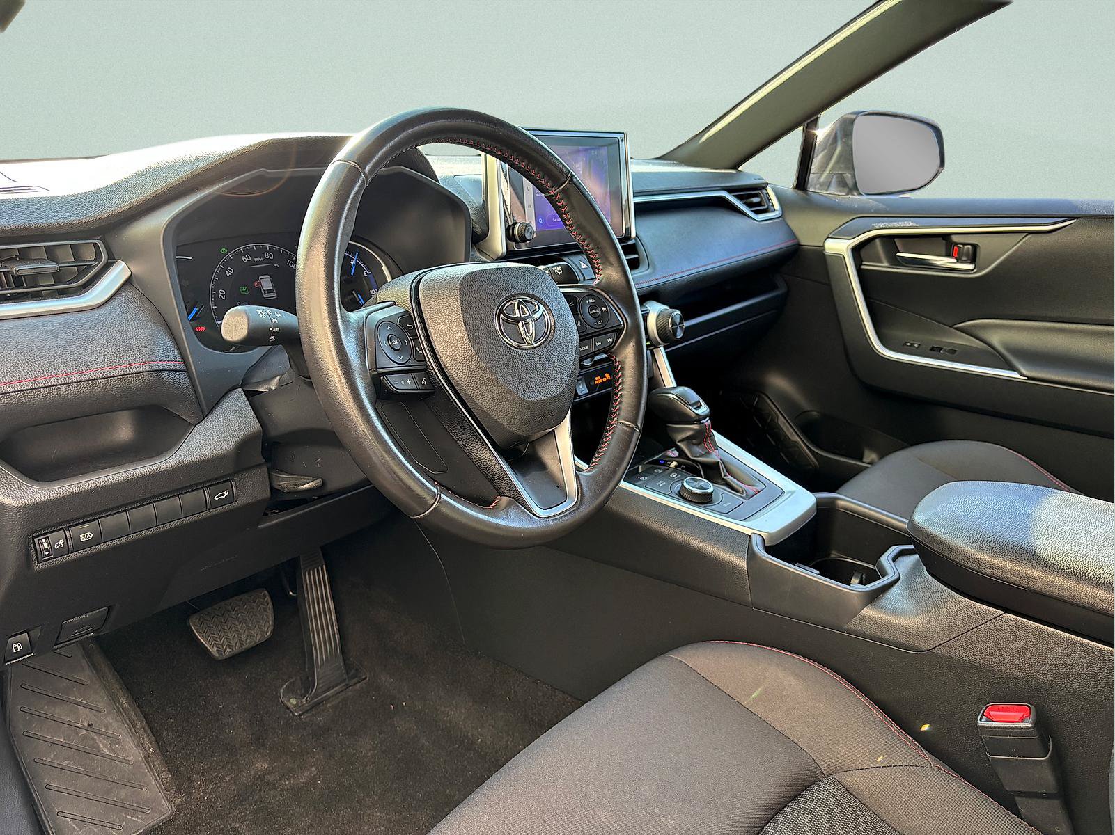 Used 2023 Toyota RAV4 SE AWD/4WD image 14