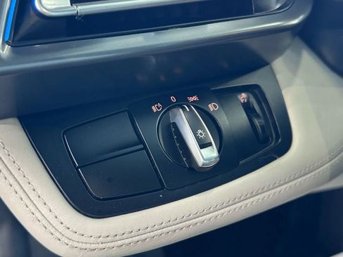 Used 2015 BMW i8 image 18
