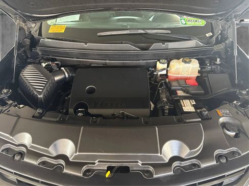 Used 2018 Chevrolet Traverse Premier w/ Redline Edition FWD image 11