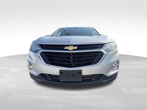 Used 2018 Chevrolet Equinox LT w/ Sun & Infotainment Package AWD/4WD image 2