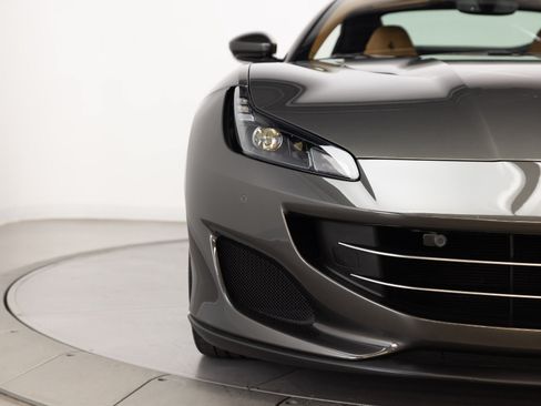 Used 2019 Ferrari Portofino RWD image 28