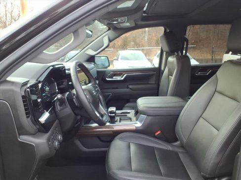 Used 2023 Chevrolet Silverado 1500 RST w/ Convenience Package II image 12