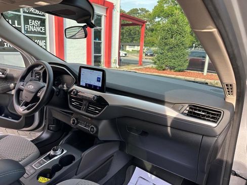 Used 2020 Ford Escape SE FWD image 30