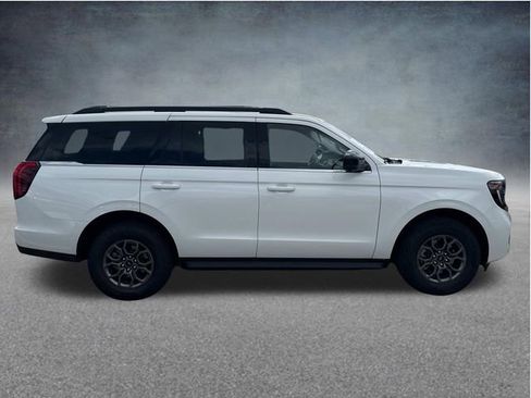 Used 2025 Ford Expedition Active RWD image 11