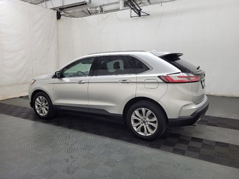 Used 2019 Ford Edge Titanium FWD image 3
