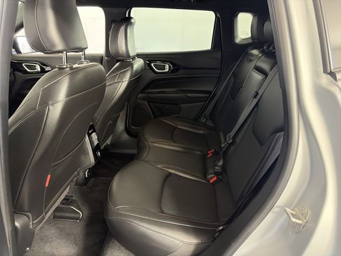 Used 2024 Jeep Compass Trailhawk image 7