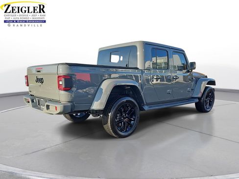 Certified 2022 Jeep Gladiator Overland image 5