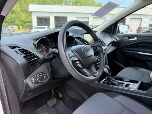 Used 2018 Ford Escape SE w/ SE Sync 3 Package image 17