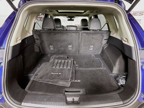 Certified 2023 Nissan Rogue SL w/ SL Premium Package image 32