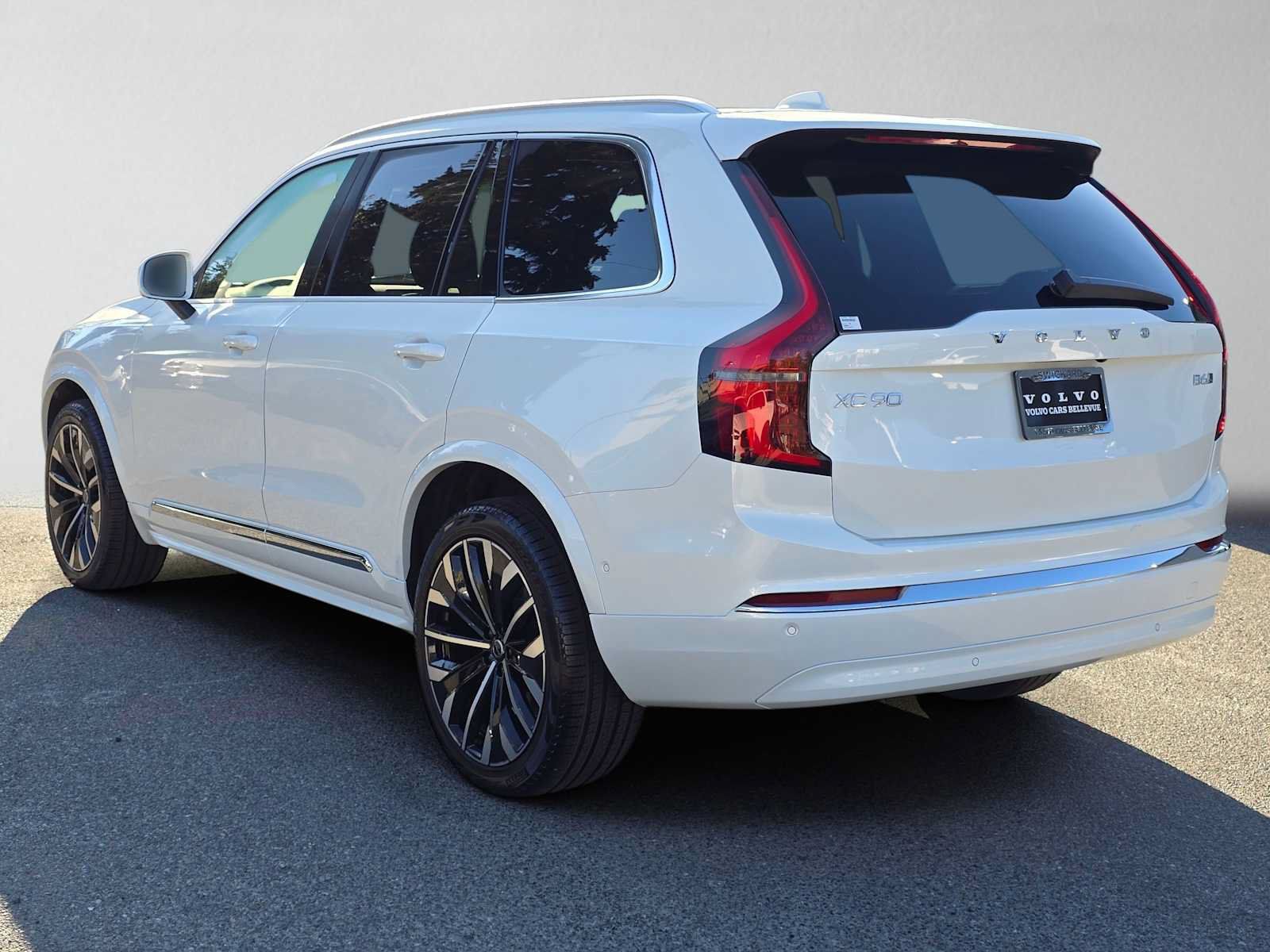 Used 2026 Volvo XC90 B6 Plus w/ Protection Package AWD/4WD image 5