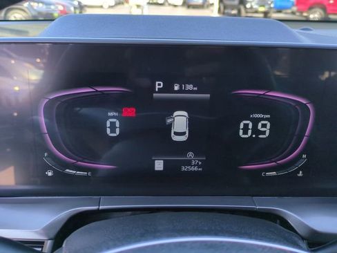 Used 2023 Kia Telluride S image 12