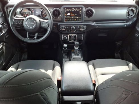 Used 2023 Jeep Gladiator Sport AWD/4WD image 18