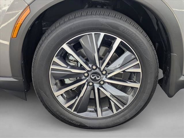 Certified 2026 INFINITI QX60 Luxe w/ Family Package FWD image 27