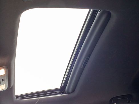 Used 2022 Toyota Tacoma Limited image 23