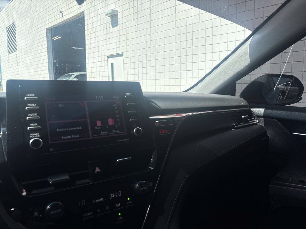 Used 2022 Toyota Camry LE FWD image 15