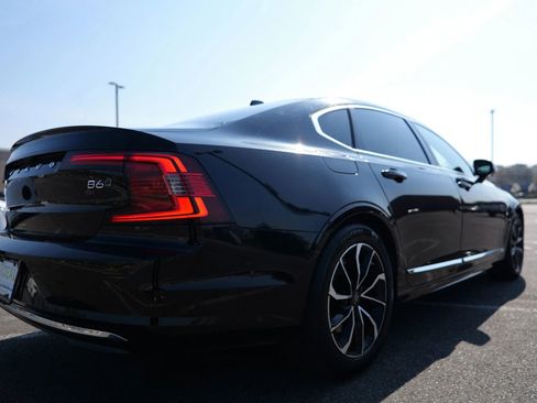 Used 2023 Volvo S90 B6 Plus image 9