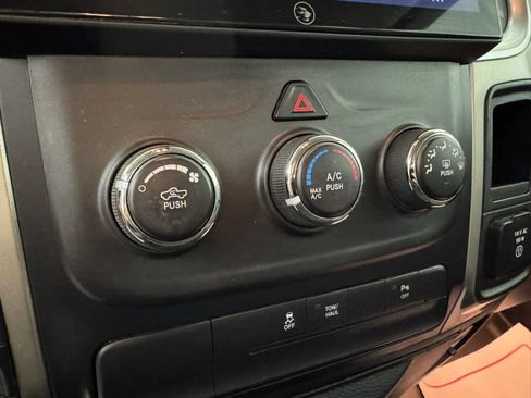 Used 2013 RAM 1500 Classic SLT w/ Big Horn Equipment Group AWD/4WD image 19